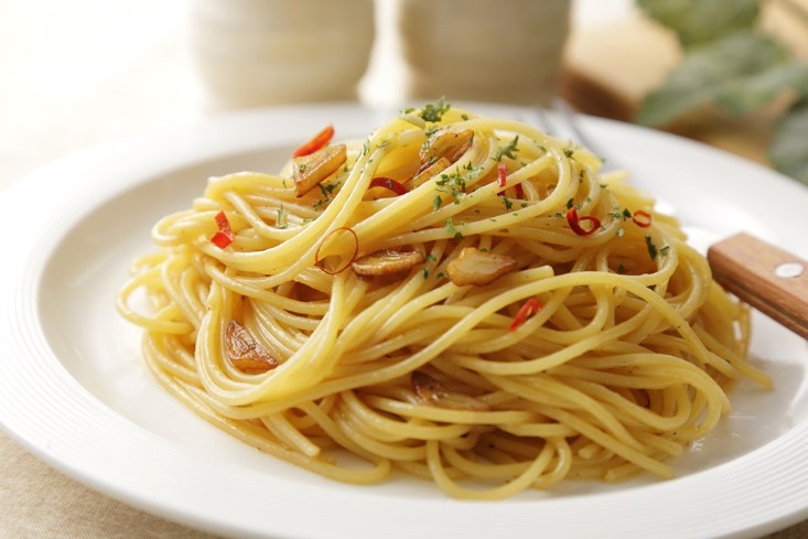 4 Ide Bekal Anak Tanpa Nasi spaghetti aglio olio.jpg