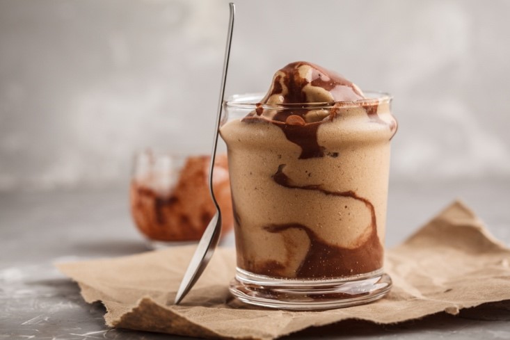 4 Kreasi Lezat 3 Es Krim Alpukat Cokelat.jpg