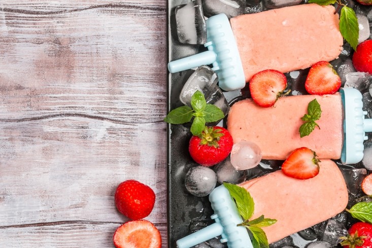 4 Kreasi Lezat 4 Yogurt Berry Popsicle.jpg