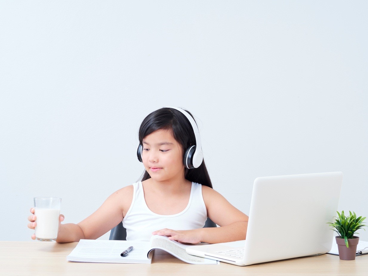 5 Cara Anak Tetap Sehat Saat Sekolah Online