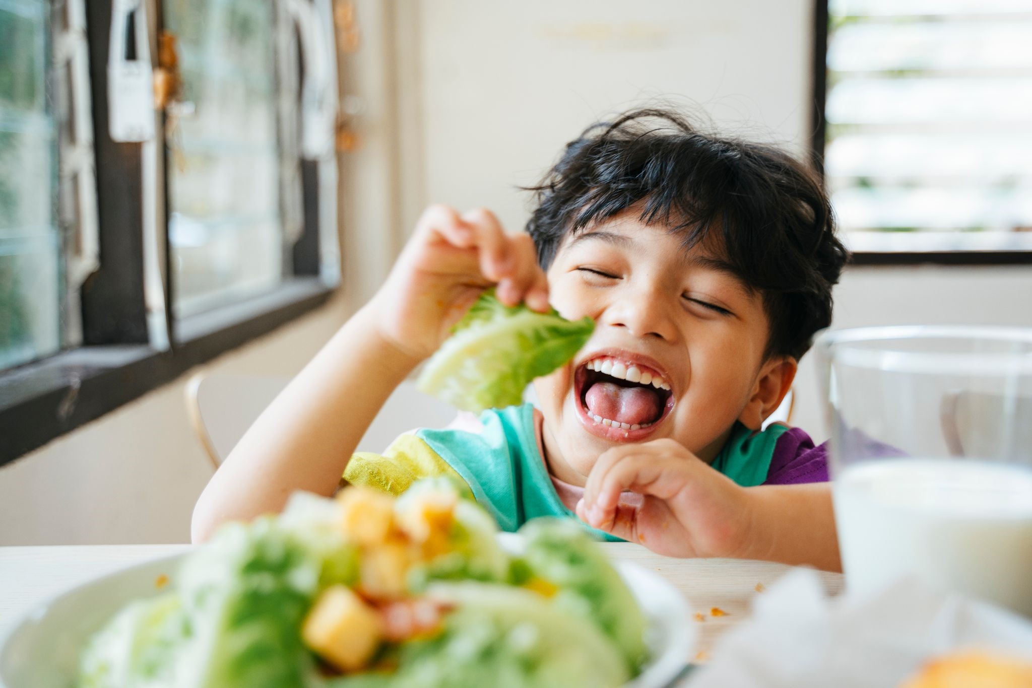 5 Tips untuk Mendukung Tumbuh Kembang Anak Sejak Usia Dini Bunda Wajib Tahu 1 memberi asupan gizi.jpg