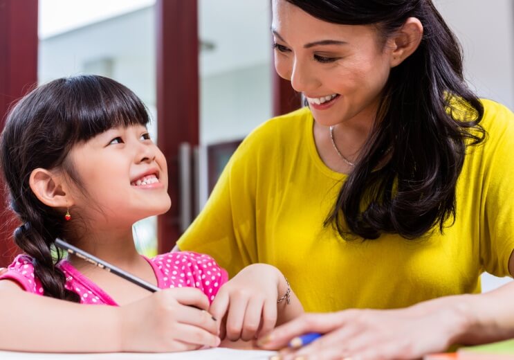 Belajar Sendiri Tetap Happy, Temani dengan Segelas Susu untuk Anak Pintar