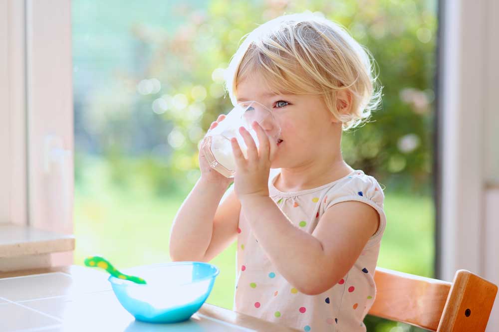 Rajin Minum Susu Tubuh Anak Tumbuh Tinggi Dan Tegap Mau