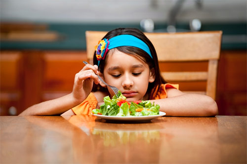 Solusi Cerdas Mengatasi Anak Susah Makan
